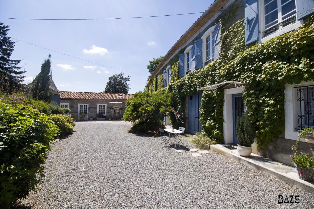 Centre De Bien-Etre Et Ses Chambres D'Hote Villeneuve-de-Riviere Bagian luar foto