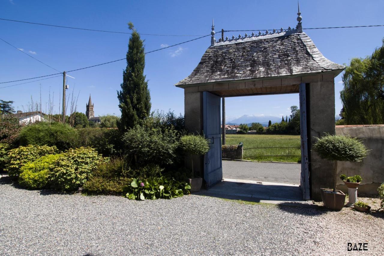 Centre De Bien-Etre Et Ses Chambres D'Hote Villeneuve-de-Riviere Bagian luar foto